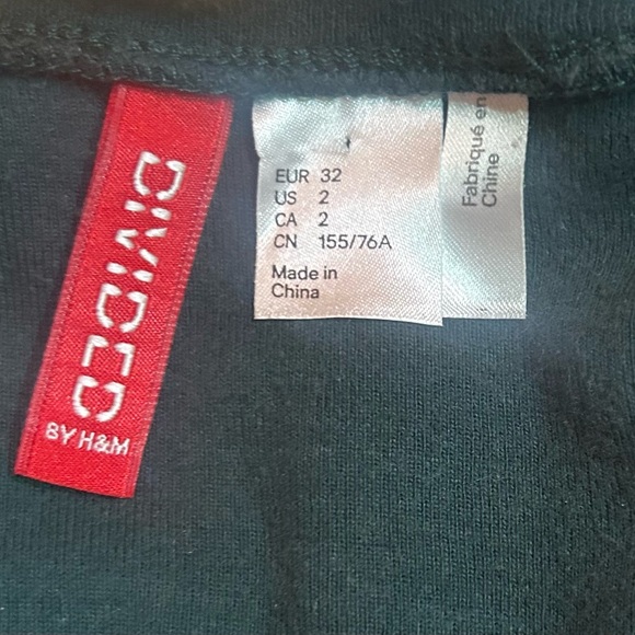 💫DIVIDED by H&M Women’s 3/4 Sleeves Cotton Striped Jersey w Pocket - Picture 6 of 7